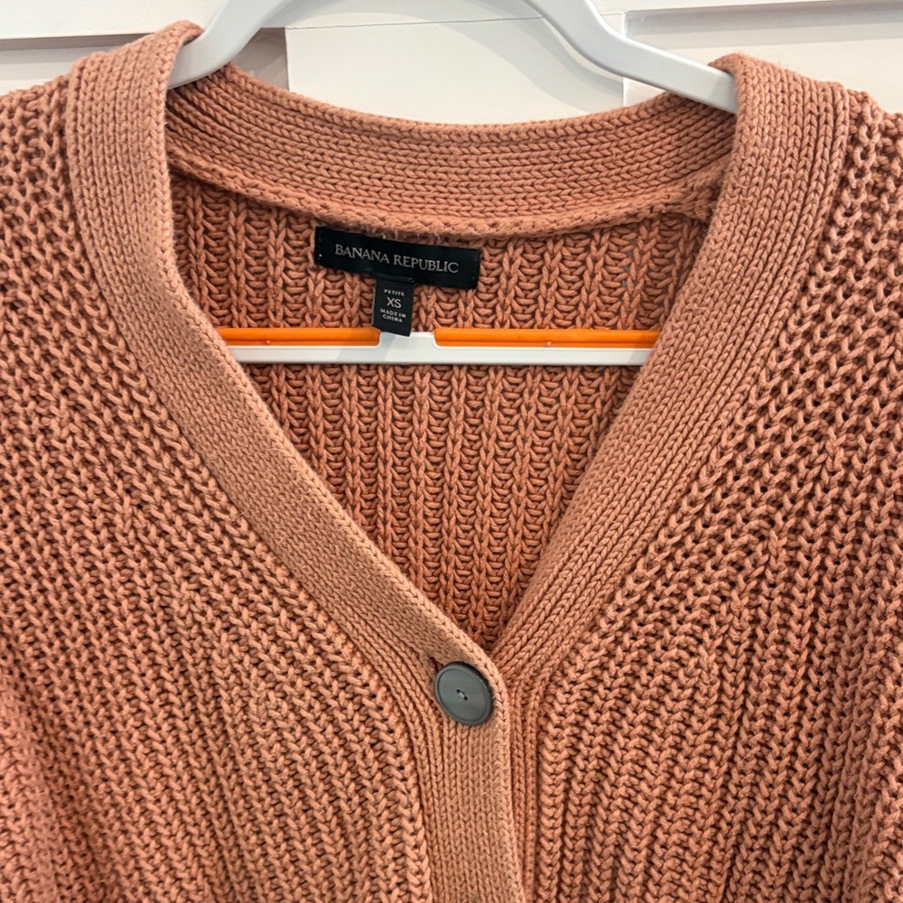 Banana Republic Chunky V‑Neck Cardigan in Rosewood Brown - Picture 2 of 2